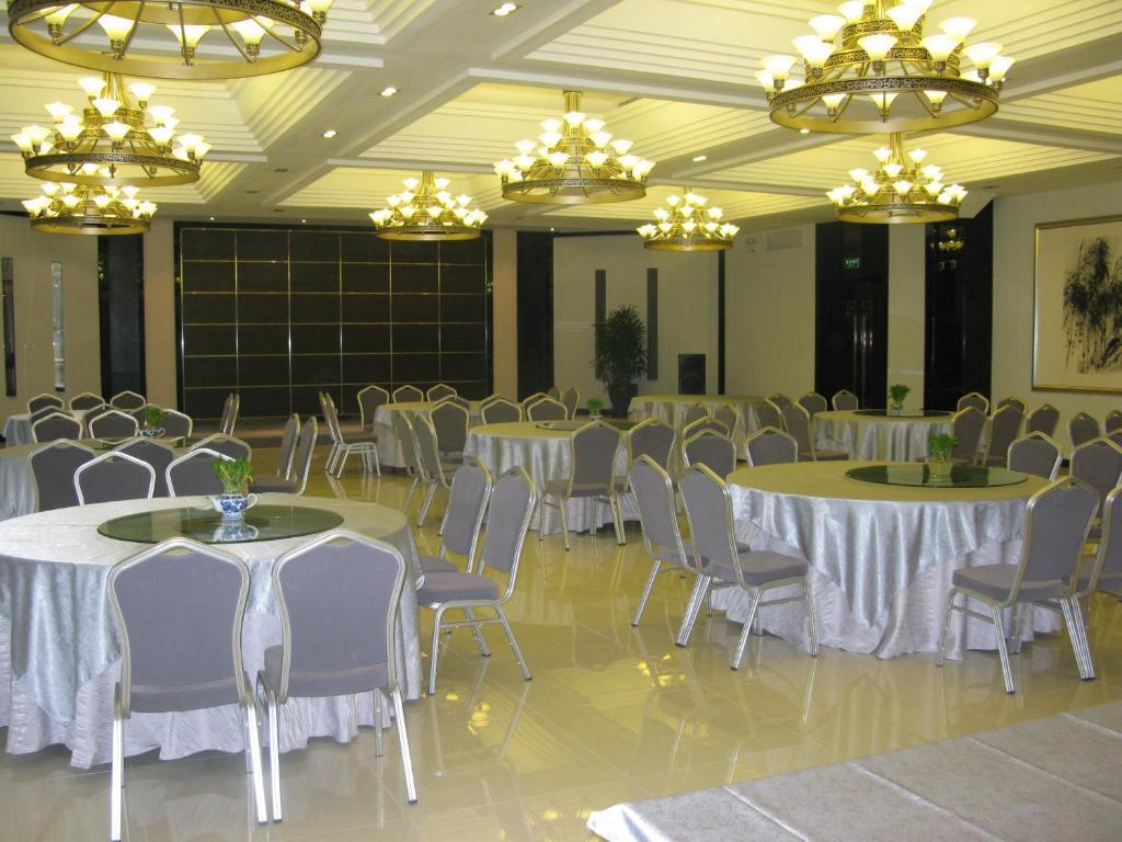 Beijing Rainbow Hotel Екстериор снимка